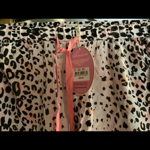 PETER ALEXANDER BNWT LEOPARD PRINT SHORTS SIZE L - Picture 3 of 3